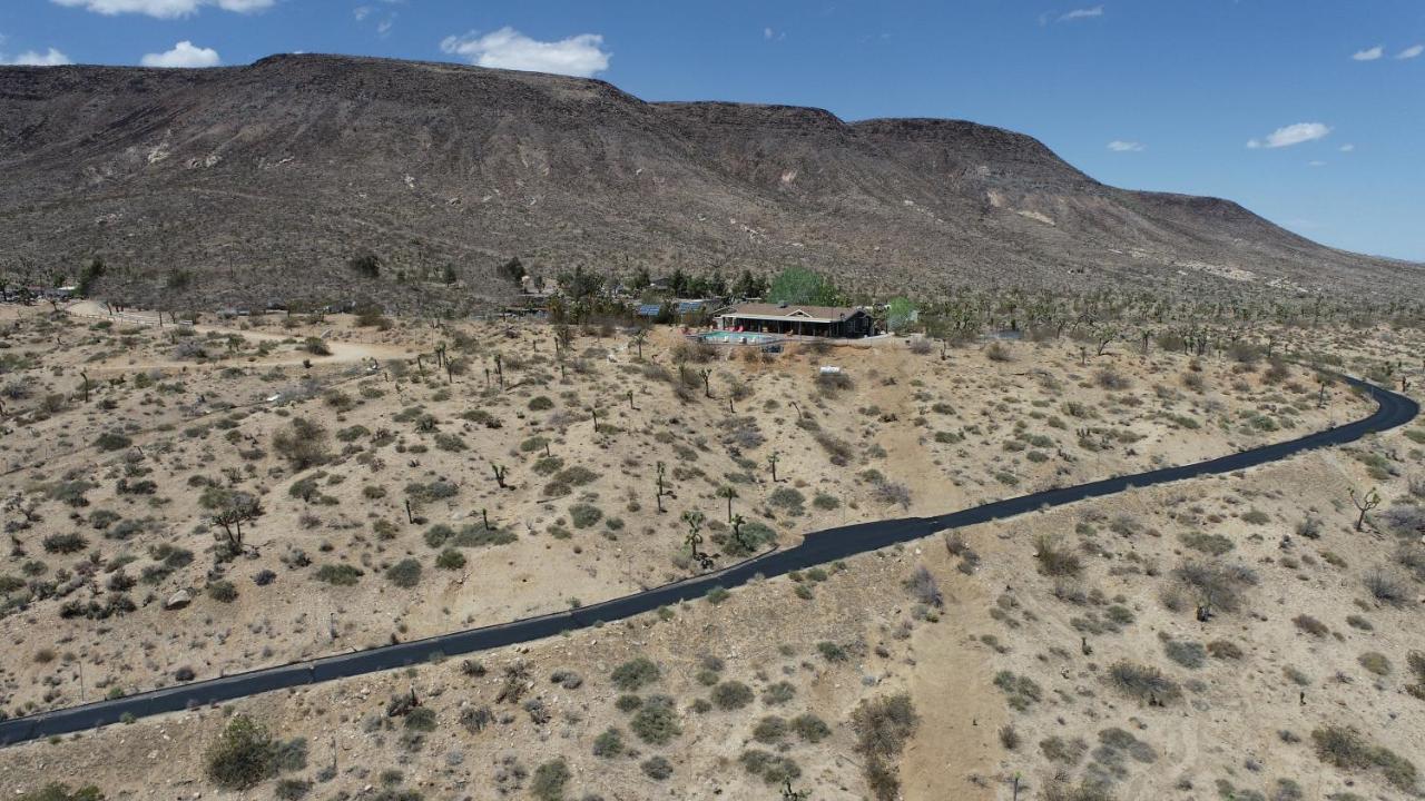 Wind Hill Hotel Yucca Valley Exterior photo