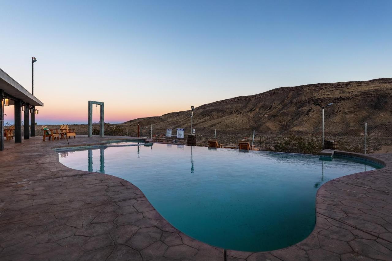 Wind Hill Hotel Yucca Valley Exterior photo